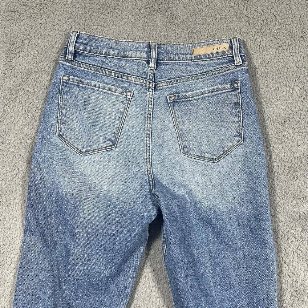 Cello Jeans Size 9 High Rise Straight Leg Light Wash Denim  Waist Seam Detail - Picture 7 of 9